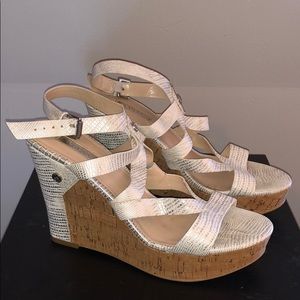 🌪Silver Snakeskin Cork Wedges🌪